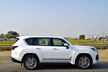 LEXUS LM350 HYBRID 2.5L E-CVT 4WD 2024 MODEL YEAR WHITE COLOR