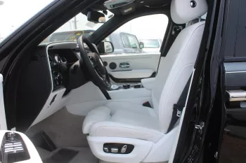 ROLLS ROYCE CULLINAN 2024 MODEL YEAR BLACK COLOR EXTERIOR WHITE INTERIOR