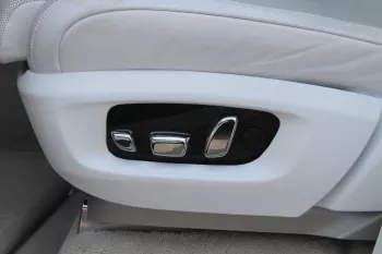 ROLLS ROYCE CULLINAN 2024 MODEL YEAR BLACK COLOR EXTERIOR WHITE INTERIOR