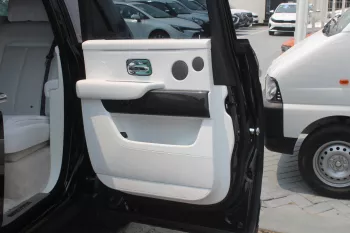 ROLLS ROYCE CULLINAN 2024 MODEL YEAR BLACK COLOR EXTERIOR WHITE INTERIOR