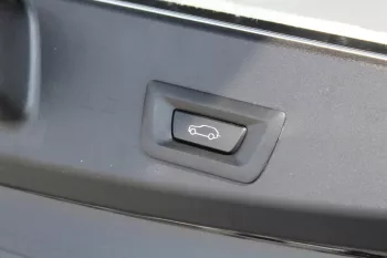 ROLLS ROYCE CULLINAN 2024 MODEL YEAR BLACK COLOR EXTERIOR WHITE INTERIOR
