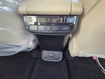 Toyota Highlander Limited Hybrid 2.5L 2024 Model Year Silver Color
