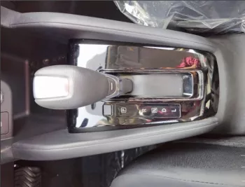 Nissan Kicks 1.6L FWD 2024 Model Year Gray Color Exterior