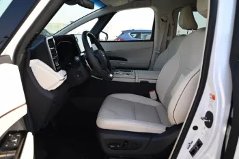 LEXUS LM350 HYBRID 2.5L E-CVT AWD 2024 MODEL YEAR