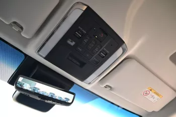 LEXUS LM350 HYBRID 2.5L E-CVT AWD 2024 MODEL YEAR