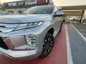 MITSUBISHI PAJERO SPORTS