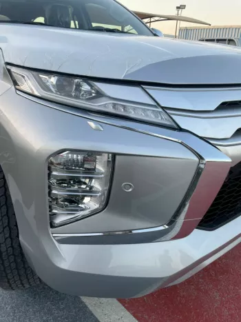 MITSUBISHI PAJERO SPORTS