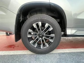 MITSUBISHI PAJERO SPORTS PETROL 4X4