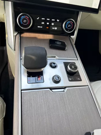 Land Rover Range Rover SE P530 2023 Model Year Black Color