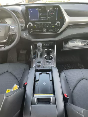 TOYOTA HIGHLANDER PLATINUM 2.4L TURBO NEW ENGINE 2023 MODEL