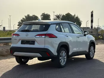 TOYOTA COROLLA CROSS 2024 2.0L WHITE COLOR EXTERIOR