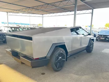Tesla Cybertruck 2025 Model Year Foundation Series