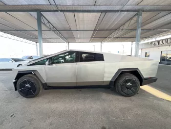 Tesla Cybertruck 2025 Model Year Foundation Series