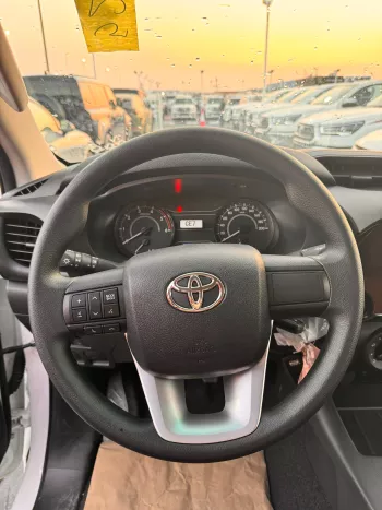 Toyota Hilux GL 2025 Model Year 2.4L Diesel 4WD Whit Color Exterior