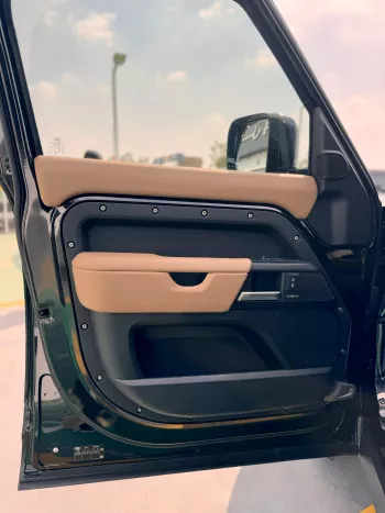 LAND ROVER DEFENDER 2025 MODEL YEAR FULL BLACK EDITION BLACK COLOR