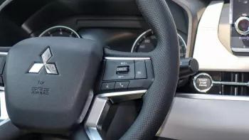 MITSUBISHI OUTLANDER 2025 MODEL YEAR 2.5L PETROL MIDLINE GRAY COLOR