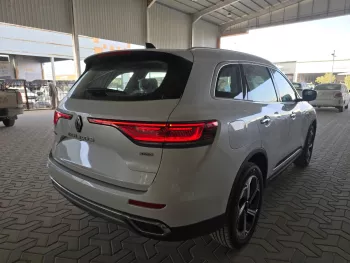 RENAULT KOLEOS LE 2025 MODEL YEAR 2.5L WHITE COLOR EXTERIOR