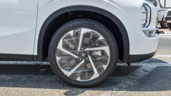 Mitsubishi Outlander High Line 2.5L 2025 Model Year White Color Exterior