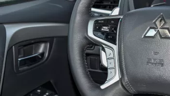 MITSUBISHI MONTERO SPORT E60 2023 MODEL YEAR WHITE COLOR