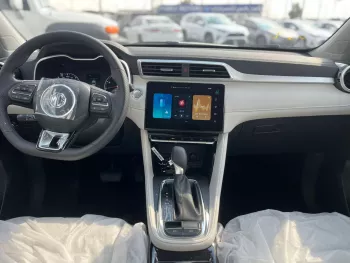 MG ZS 1.5 LUXURY 2025 MODEL YEAR WHITE COLOR EXTERIOR