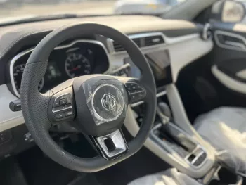 MG ZS 1.5 LUXURY 2025 MODEL YEAR WHITE COLOR EXTERIOR