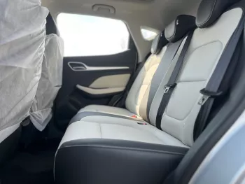 MG ZS 1.5 LUXURY 2025 MODEL YEAR WHITE COLOR EXTERIOR
