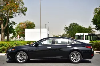 LEXUS ES350 SIGNET 2025 MODEL YEAR 3.5L AUTOMATIC BLACK COLOR