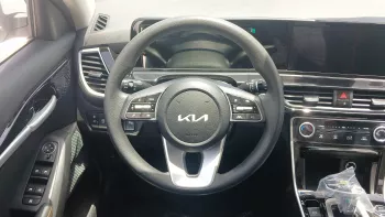 Kia Seltos 1.5L Petrol 2025 Model Year White Color Exterior