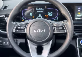 Kia Seltos 2025 Model Year 1.5L Chinese Specs White Color Exterior