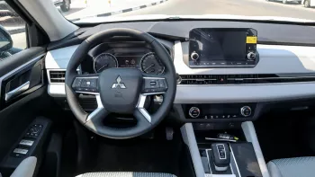 Mitsubishi Outlander Mid-Line 2.5L Petrol 2025 Model Year Gray Color
