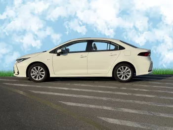 TOYOTA COROLLA 1.8 HEV 2024 MODEL YEAR WHITE COLOR