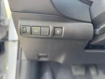 TOYOTA COROLLA 1.8 HEV 2024 MODEL YEAR WHITE COLOR