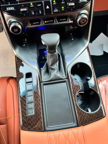 LEXUS LX600 VIP 2025 MODEL YEAR 3.5L FULL OPTION BLACK COLOR EXTERIOR