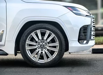 لكزس LX 600 VIP 3.5L توين تيربو جديدة 2025 أبيض 