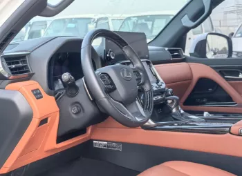 لكزس LX 600 VIP 3.5L توين تيربو جديدة 2025 أبيض 