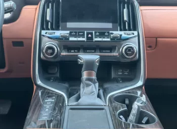 لكزس LX 600 VIP 3.5L توين تيربو جديدة 2025 أبيض 