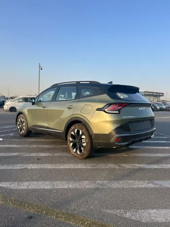 Kia Sportage 2.0L FWD 2025 Model Year Gray Color Exterior