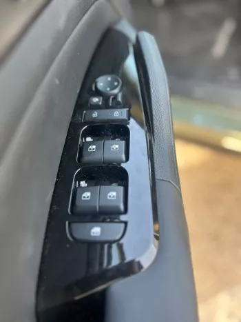 Kia Sportage 2.0L FWD 2025 Model Year Gray Color Exterior