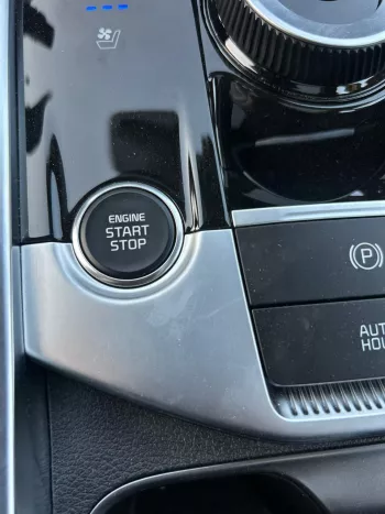 Kia Sportage 2.0L FWD 2025 Model Year Gray Color Exterior
