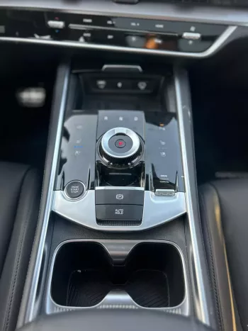 Kia Sportage 2.0L FWD 2025 Model Year Gray Color Exterior