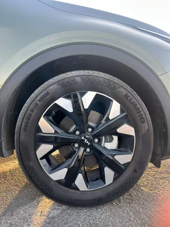 Kia Sportage 2.0L FWD 2025 Model Year Gray Color Exterior