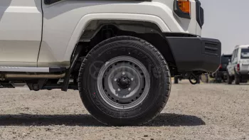 TOYOTA LAND CRUISER LC 79 DC 4.2L 2025 MODEL YEAR WHITE COLOR EXTERIOR