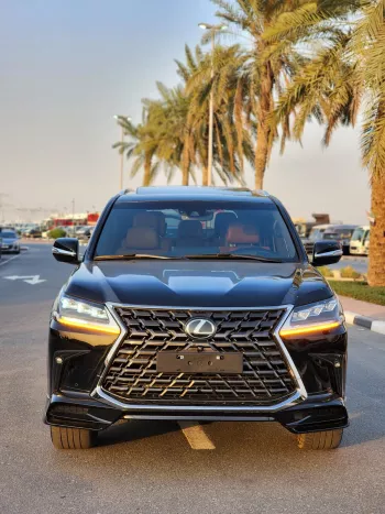 Lexus LX570 5.7L V8 Original 7 Seats 2020 Model Year Green Color Exterior