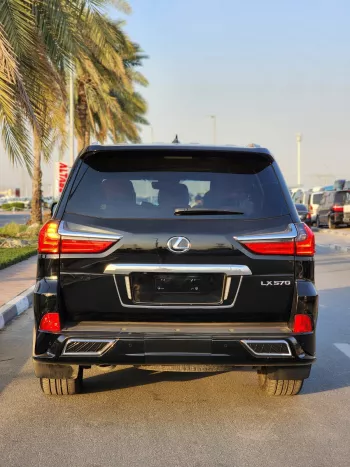 Lexus LX570 5.7L V8 Original 7 Seats 2020 Model Year Green Color Exterior