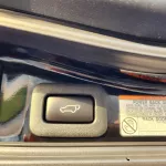 Lexus LX570 5.7L V8 Original 7 Seats 2020 Model Year Green Color Exterior - Thumbnail 7