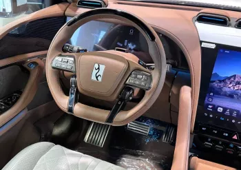 YangWang U8 2.0L Petrol V4 2025 Model Year White Color Exterior 