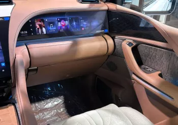YangWang U8 2.0L Petrol V4 2025 Model Year White Color Exterior 