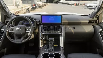  TOYOTA LAND CRUISER 300 VX 3.5L HYBRID MODEL YEAR 2025 WHITE COLOR