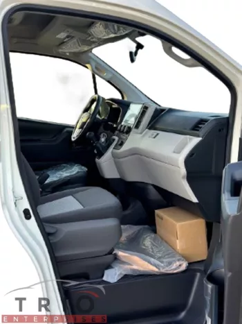 Toyota Hiace 2.8L Diesel 2026 Model Year Manual 13 seater Ready for export