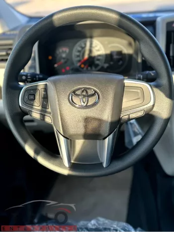 Toyota Hiace 2.8L Diesel 2026 Model Year Manual 13 seater Ready for export